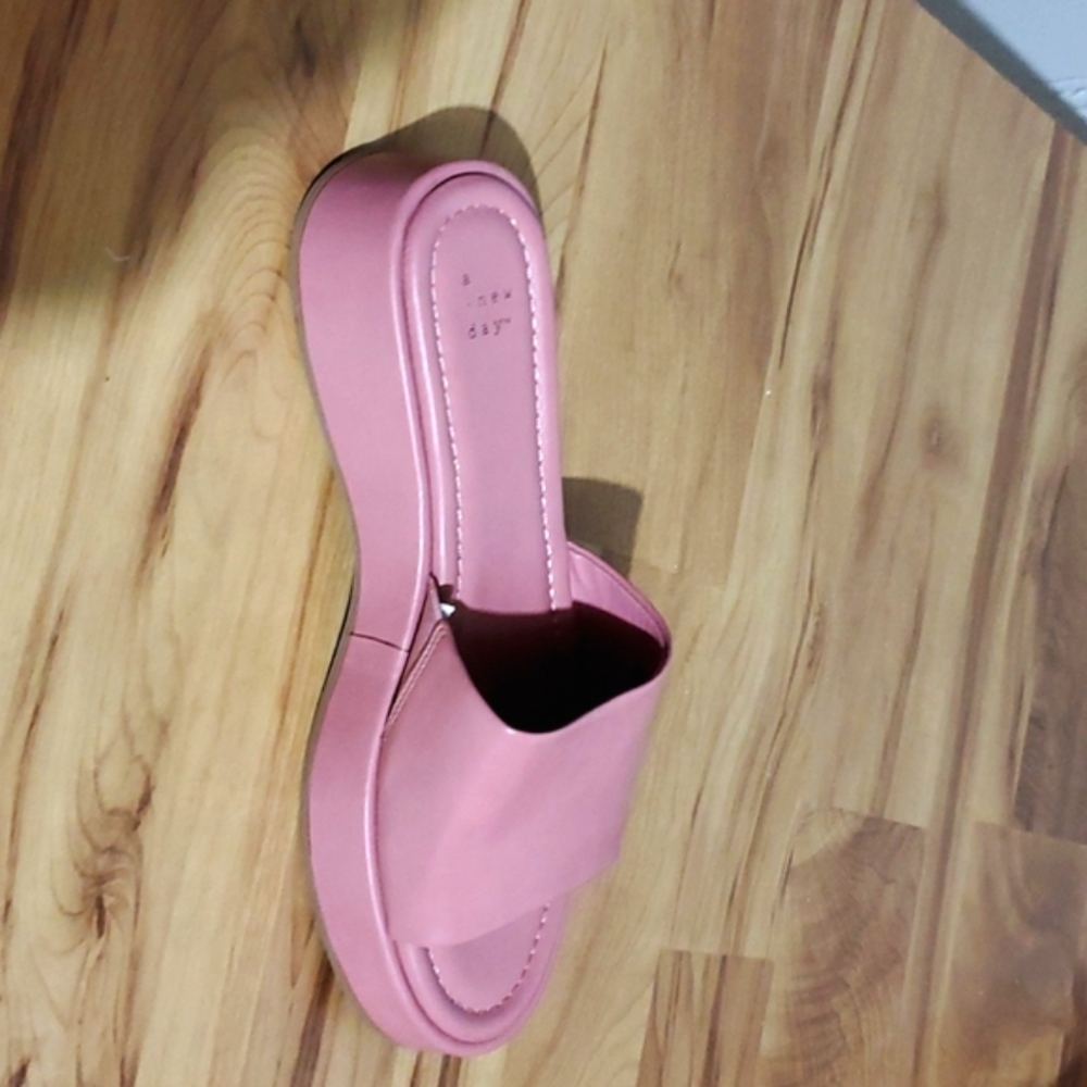 Brand new with tag women's a new day comfortable casual shoes. Size 10,pinkish.